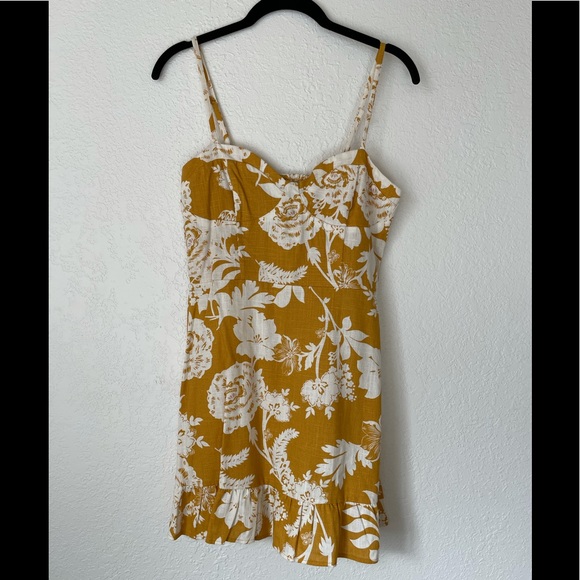 NWOT Yellow Mod 1960’s Style Dress - Picture 2 of 8